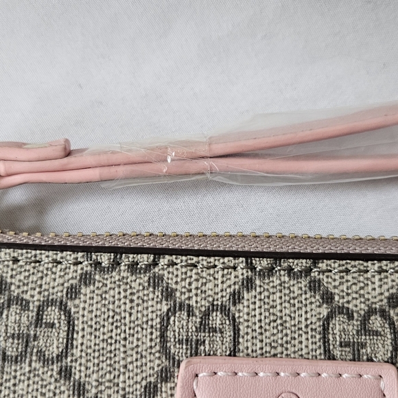 New Gucci GG Supreme Monogram Zip Around Wallet Wristlet Pink Accents - Picture 3 of 5